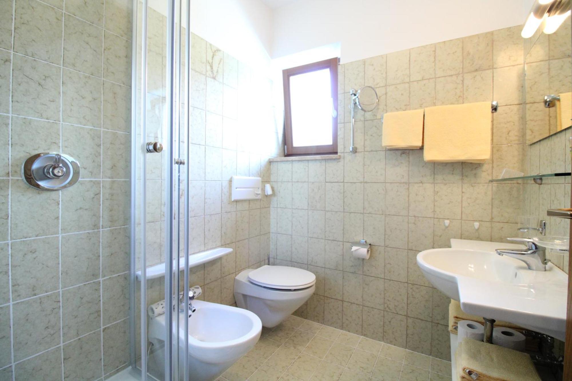 Appartments Innerhofer Rifiano Ruang foto